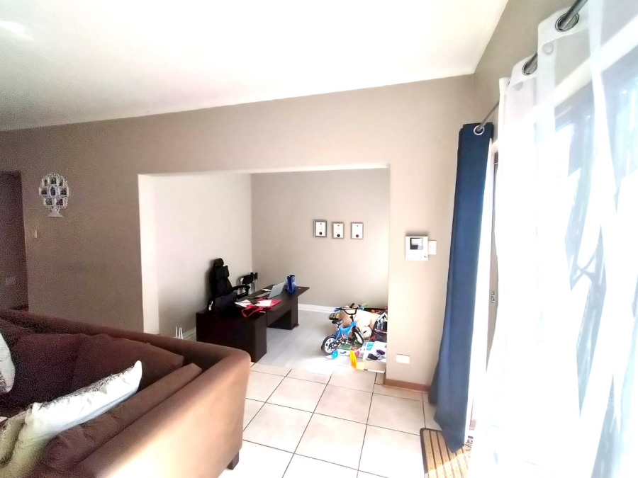 3 Bedroom Property for Sale in Langenhovenpark Free State